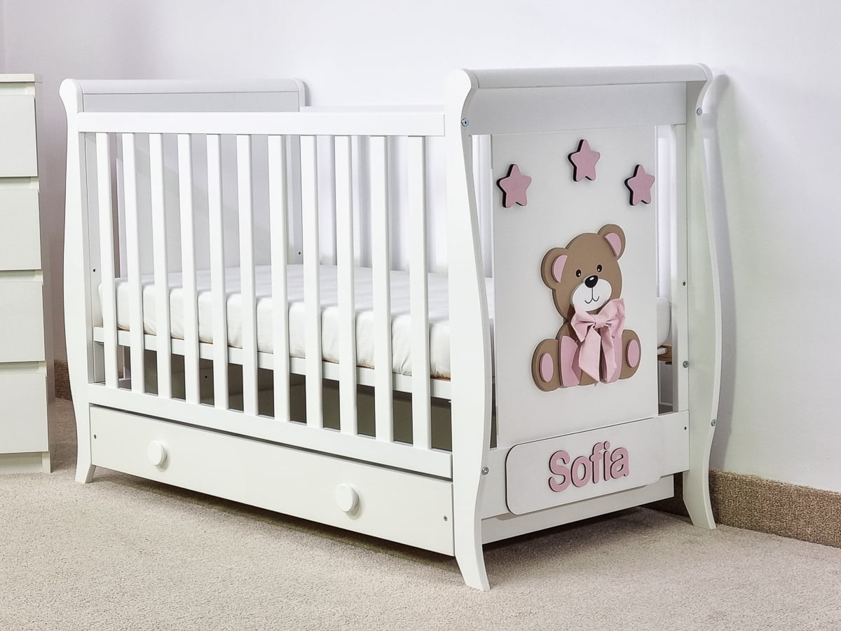 Pătuț bebe cu sertar personalizat ursuleț cu fundiță maro cu roz
