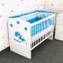 Pătuţ din lemn pentru bebe, personalizat ursulet pe nor albastru azur